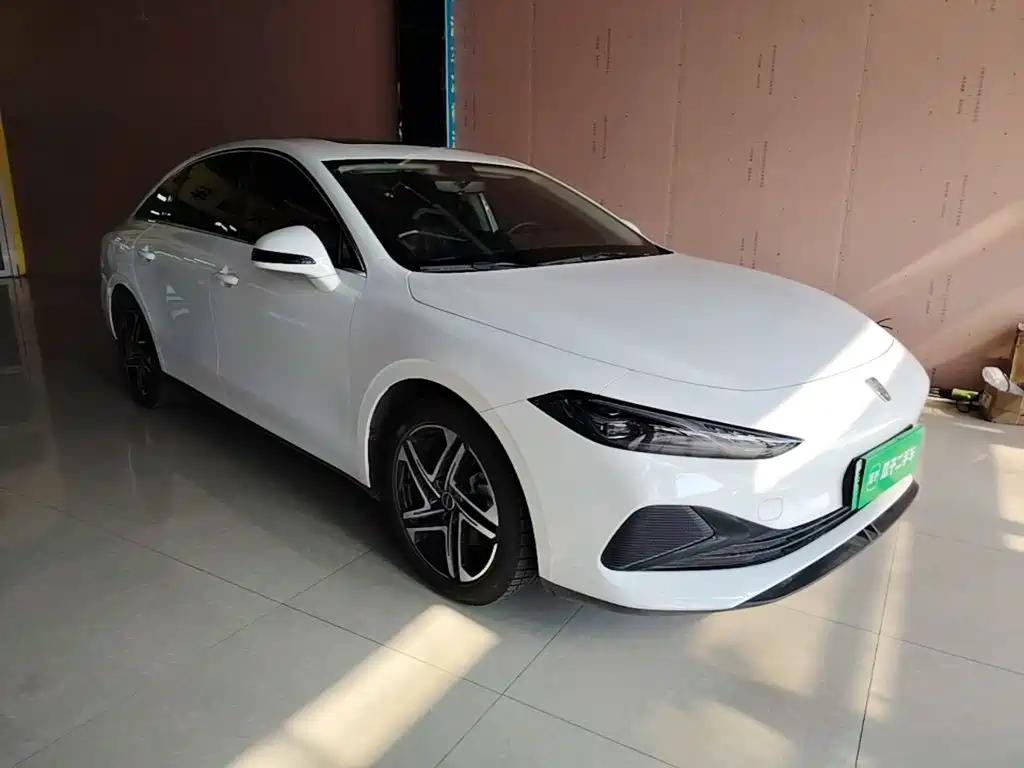 Roewe D7 DMH 125 km Transcend