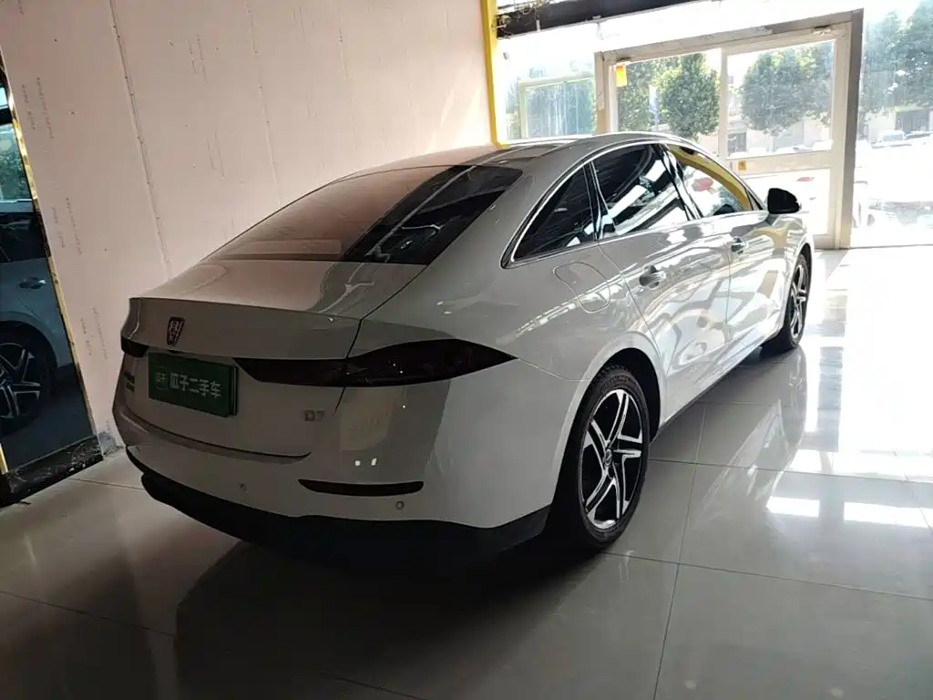 Roewe D7 DMH 125 km Transcend