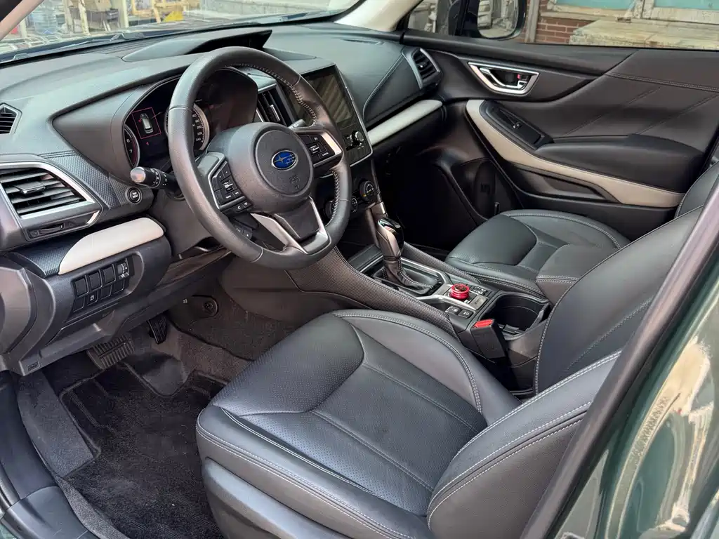 Forester 2.0 i AWD Luxury