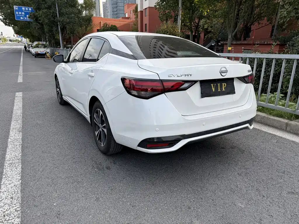 Sylphy 1.6 L CVT Joy