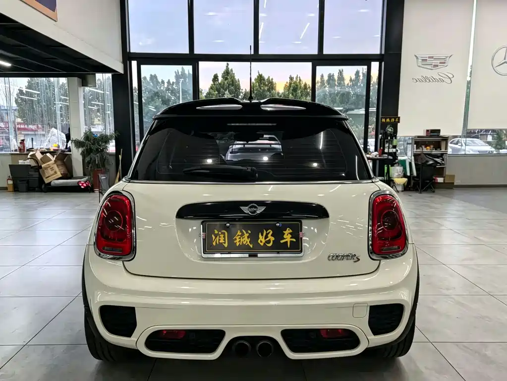 MINI 2.0 T COOPER S Performer