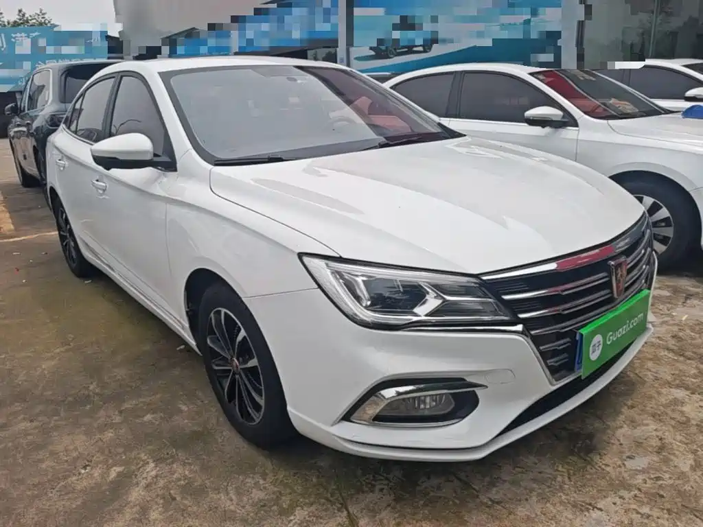 Roewe i5 1.5 L Auto 4 G Connected Leading Luxury Flagship