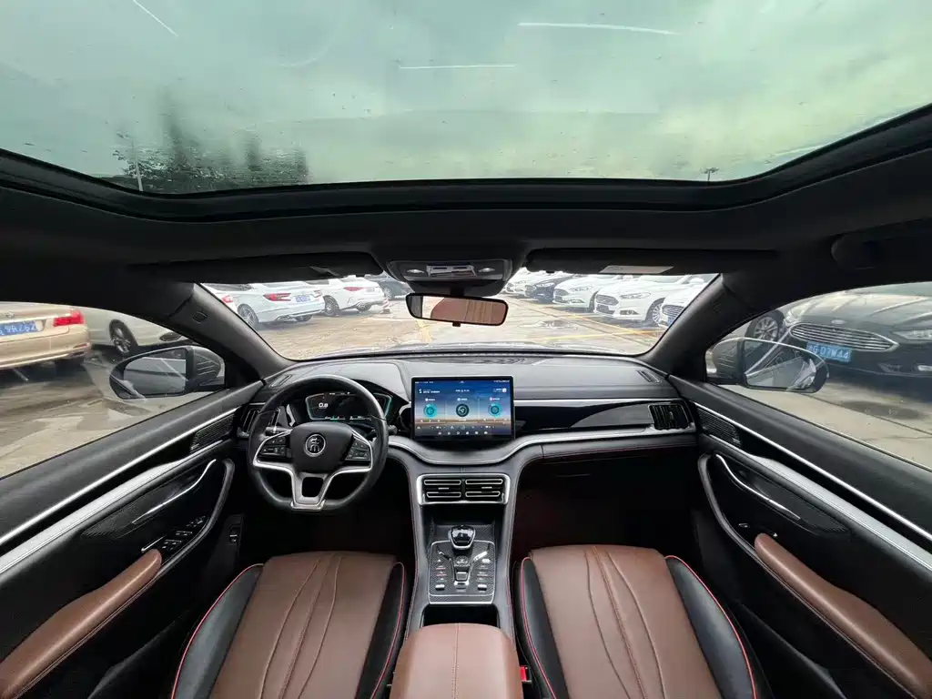 Song PLUS 1.5 T Auto Flagship