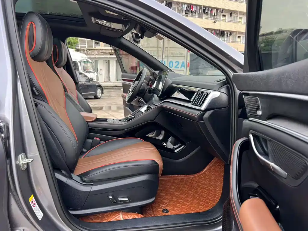 Song PLUS 1.5 T Auto Flagship