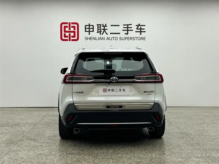 Toyota Wildlander 2.0 L CVT 4 WD Luxury