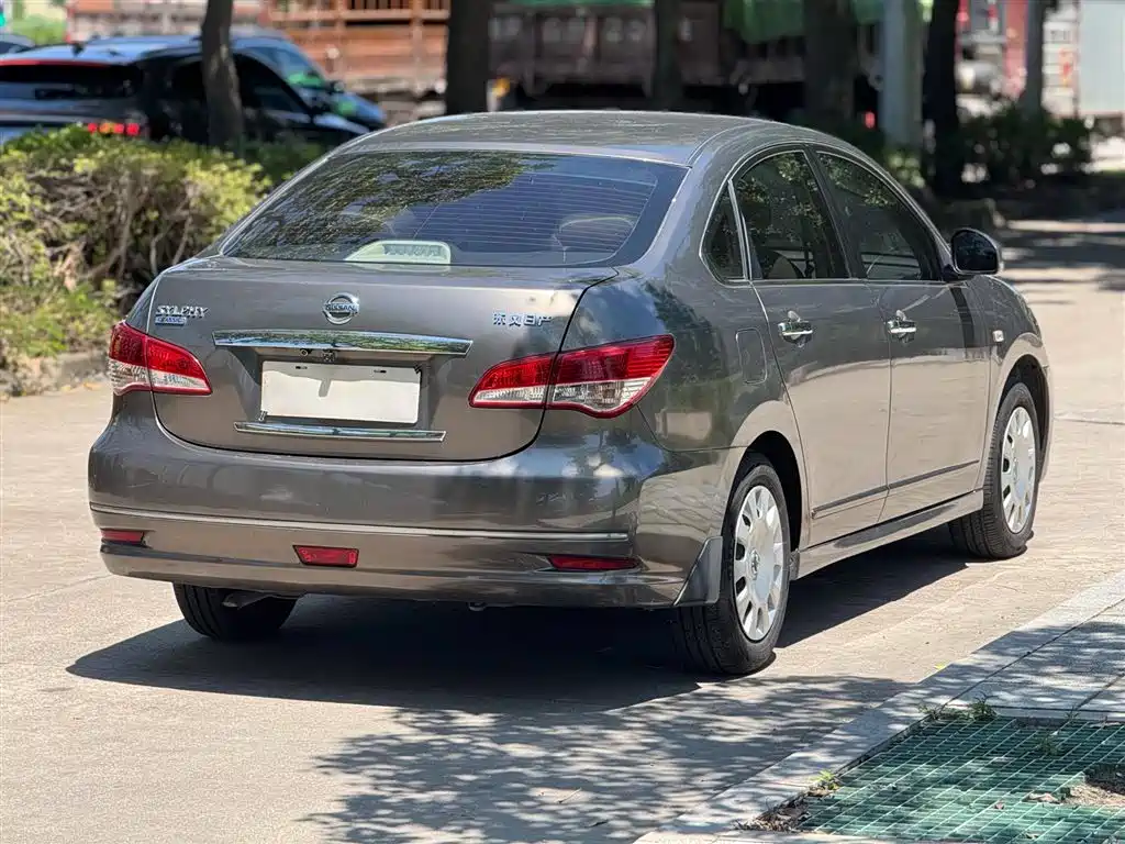 Sylphy Classic 1.6 XE Auto Comfort