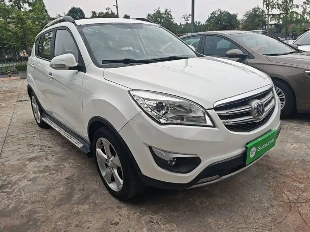 Changan CS35 长安CS35 2016款 1.6 L 手动尊贵型 国IV