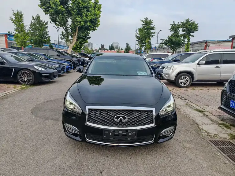 Infiniti Q70 Q70 L 2.5 L Elite