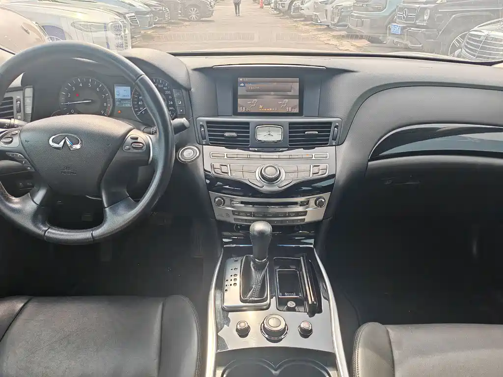 Infiniti Q70 Q70 L 2.5 L Elite