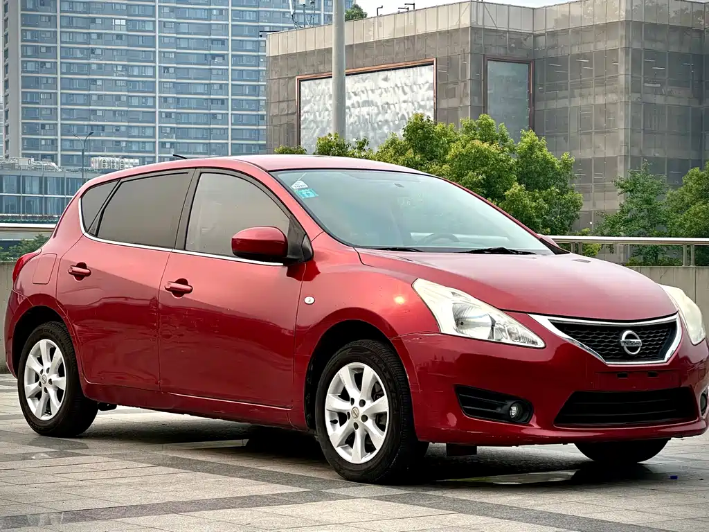 Tiida 1.6 L CVT Comfort