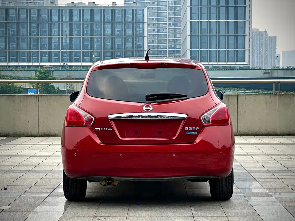 Tiida 1.6 L CVT Comfort