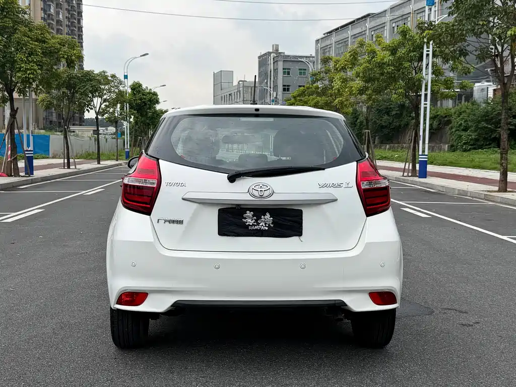 YARiS L Zhixuan 1.5 E CVT Charm Motion CN-VI
