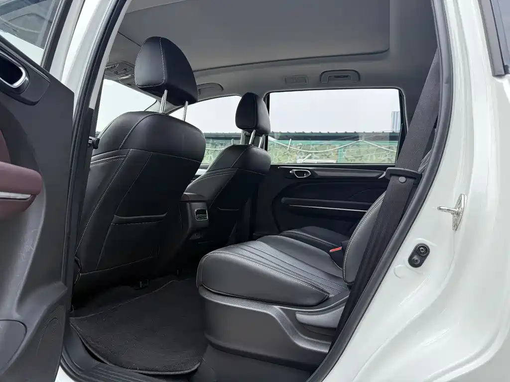 GAC Trumpchi M6 PRO 270 T DCT Premium