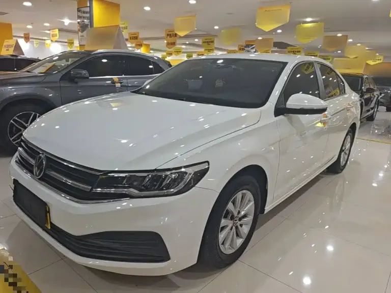 Volkswagen Bora 1.5 L Auto Fashion Connected