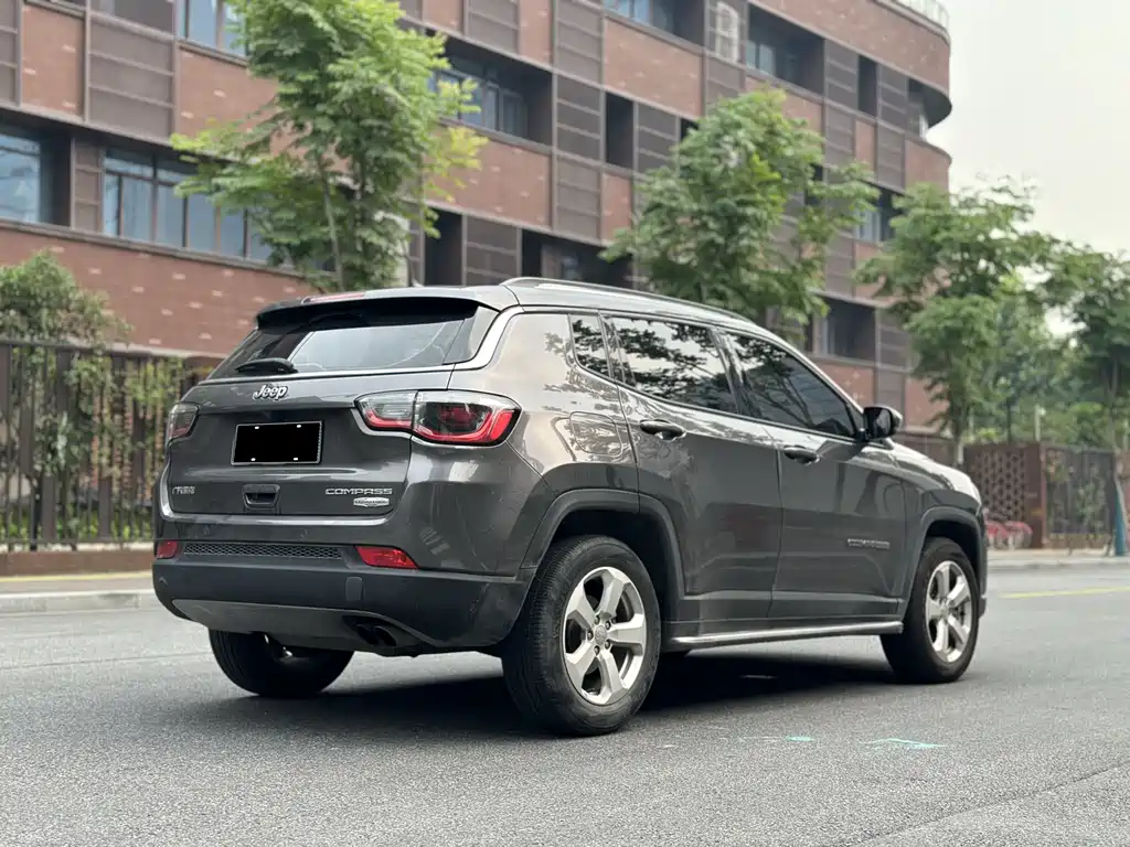Compass 200 T Auto Home Enjoyment