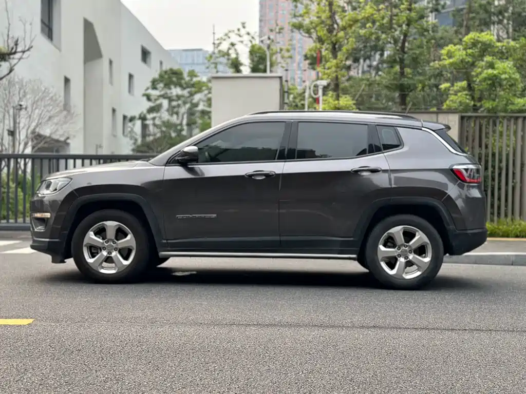 Compass 200 T Auto Home Enjoyment