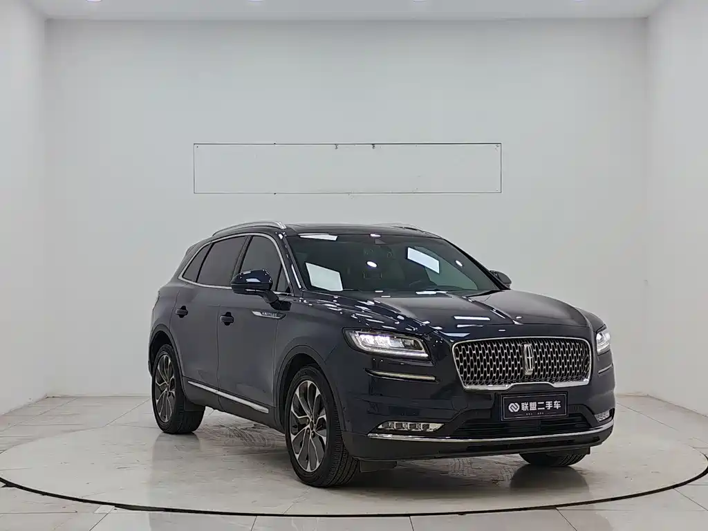 Nautilus 2.0 T 4 WD Graceful