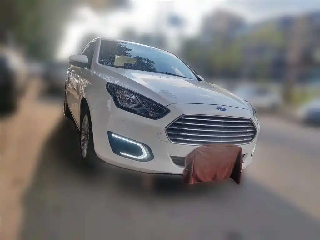 Escort Facelift 1.5 L Auto Comfort