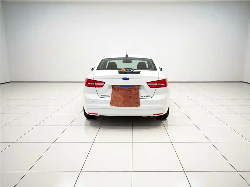 Escort Facelift 1.5 L Auto Comfort