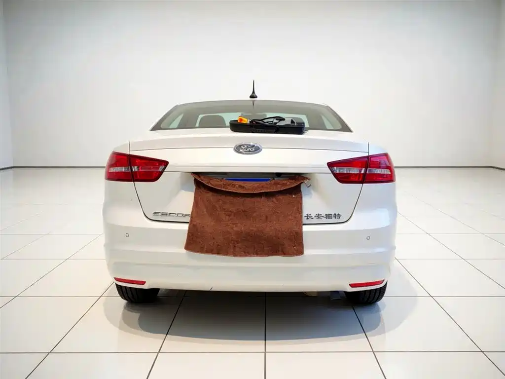 Escort Facelift 1.5 L Auto Comfort