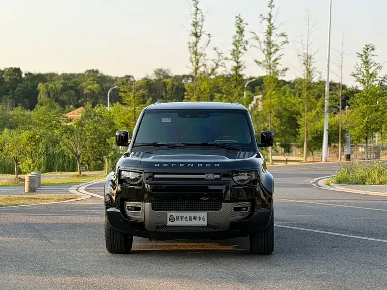 Land Rover Defender 110 3.0 T P400 X-DYNAMIC HSE