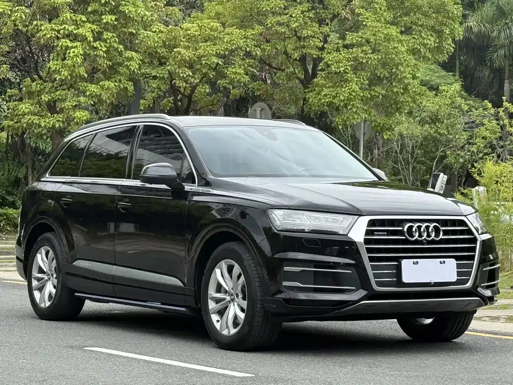 Audi Q7 55 TFSI Tech