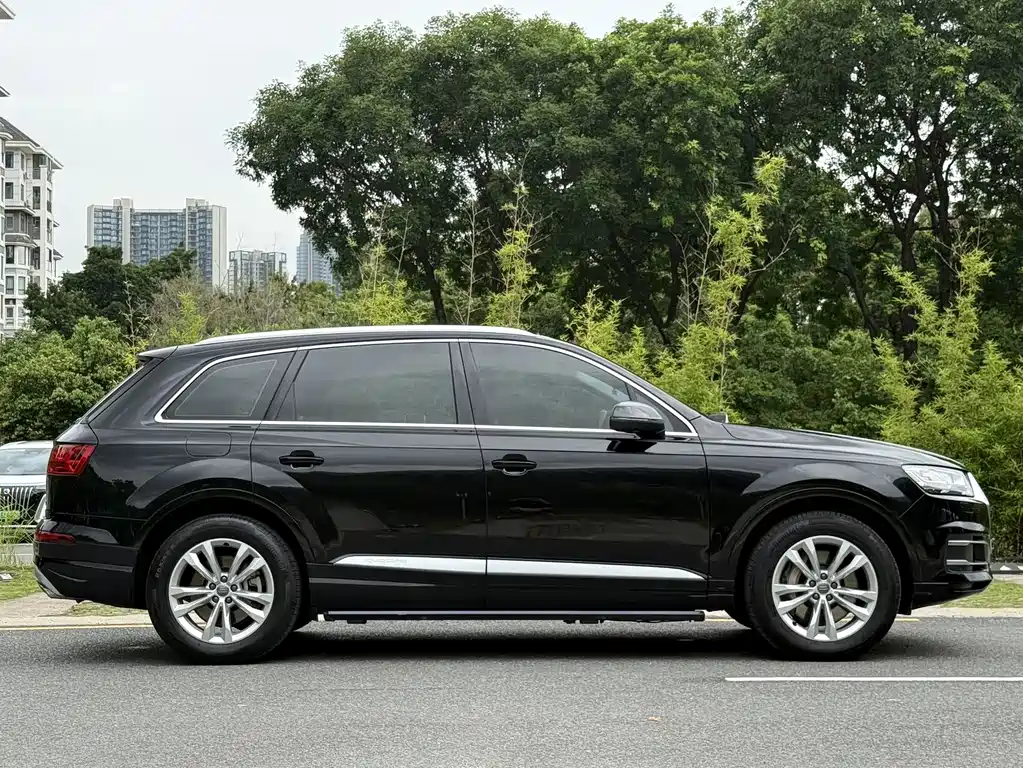 Audi Q7 55 TFSI Tech