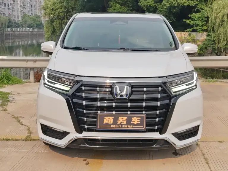 Honda Elysion 2.0 L e:HEV Luxury