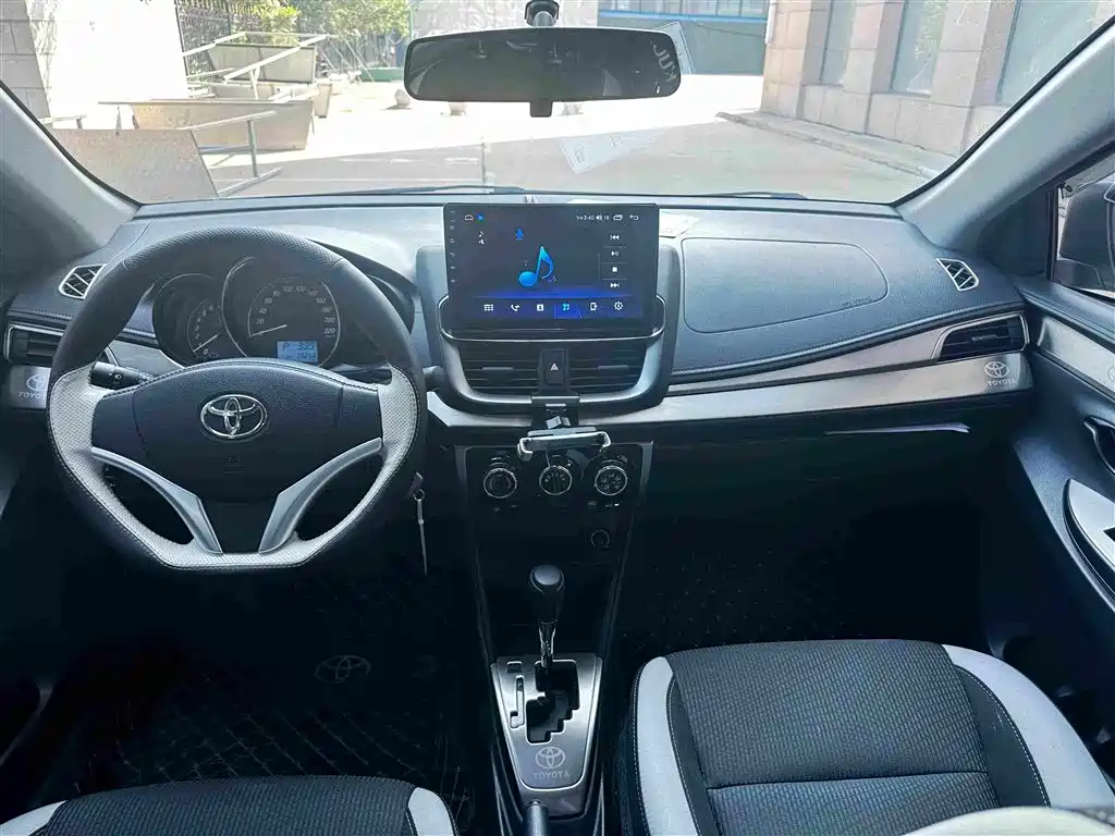 YARiS L Zhixuan Zhixuan X 1.5 L CVT Leading