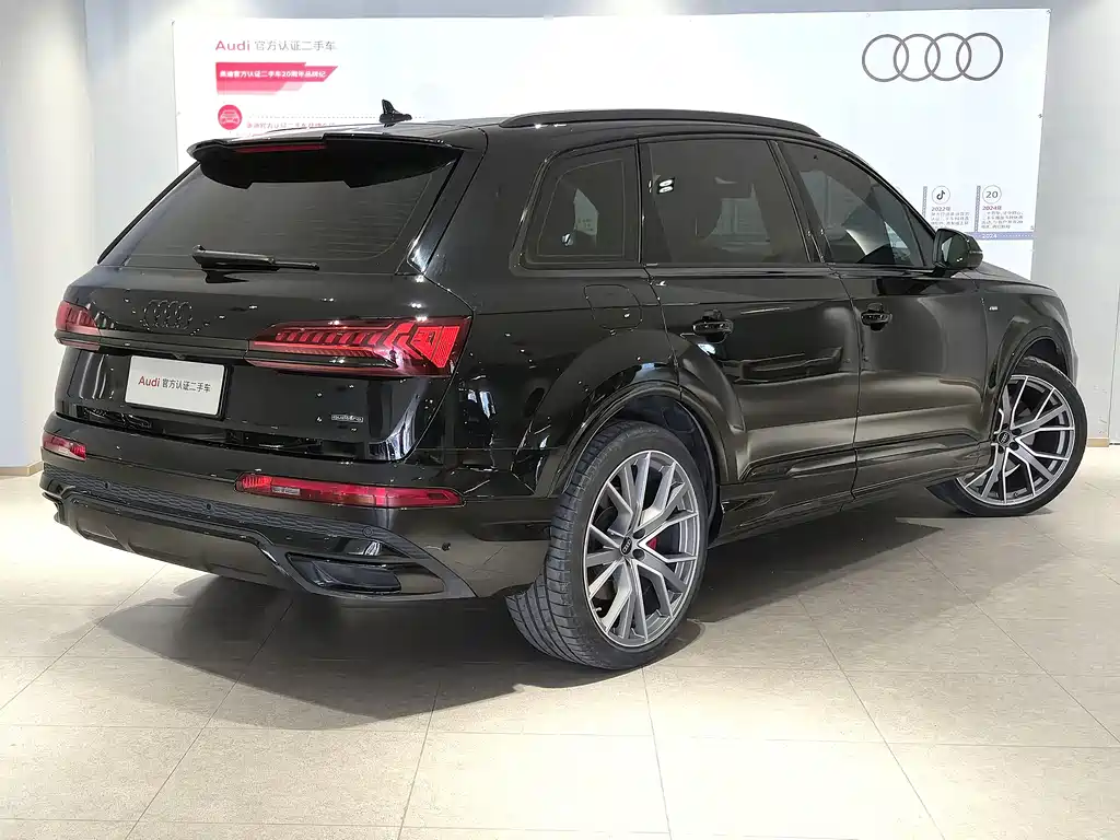 Audi Q7 55 TFSI quattro S line Ice Snow Sport