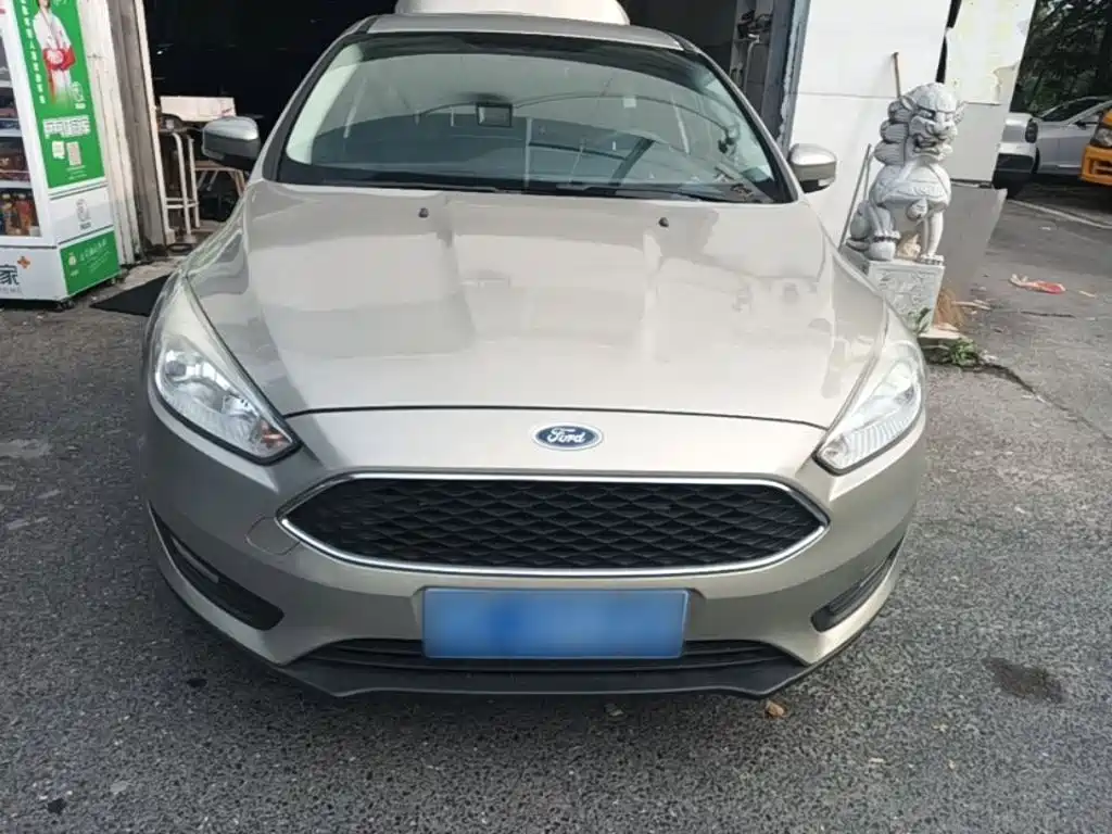 Focus Hatchback 1.6 L Auto Comfort
