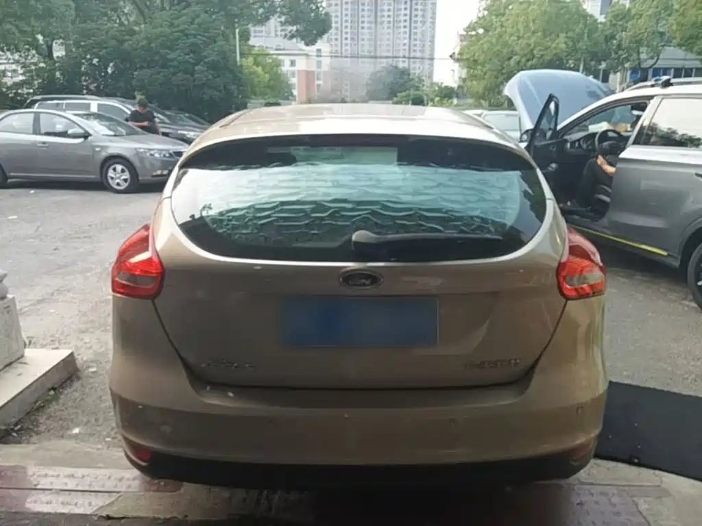Focus Hatchback 1.6 L Auto Comfort