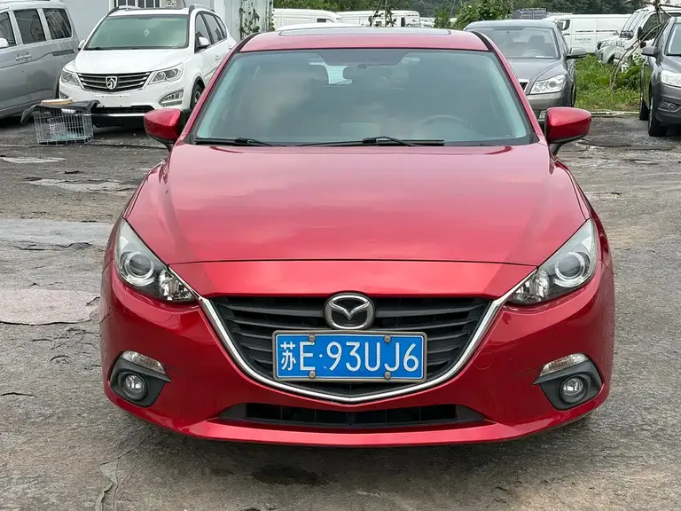 Mazda 3 Axela Hatchback 1.5 L Auto Luxury