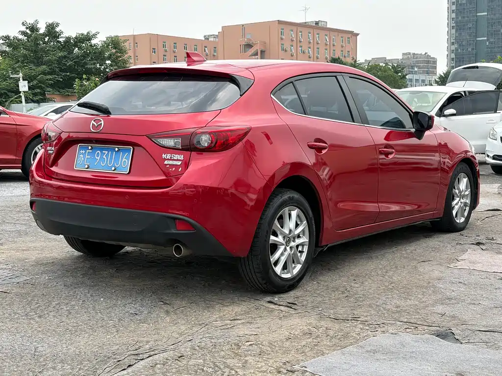 Mazda 3 Axela Hatchback 1.5 L Auto Luxury