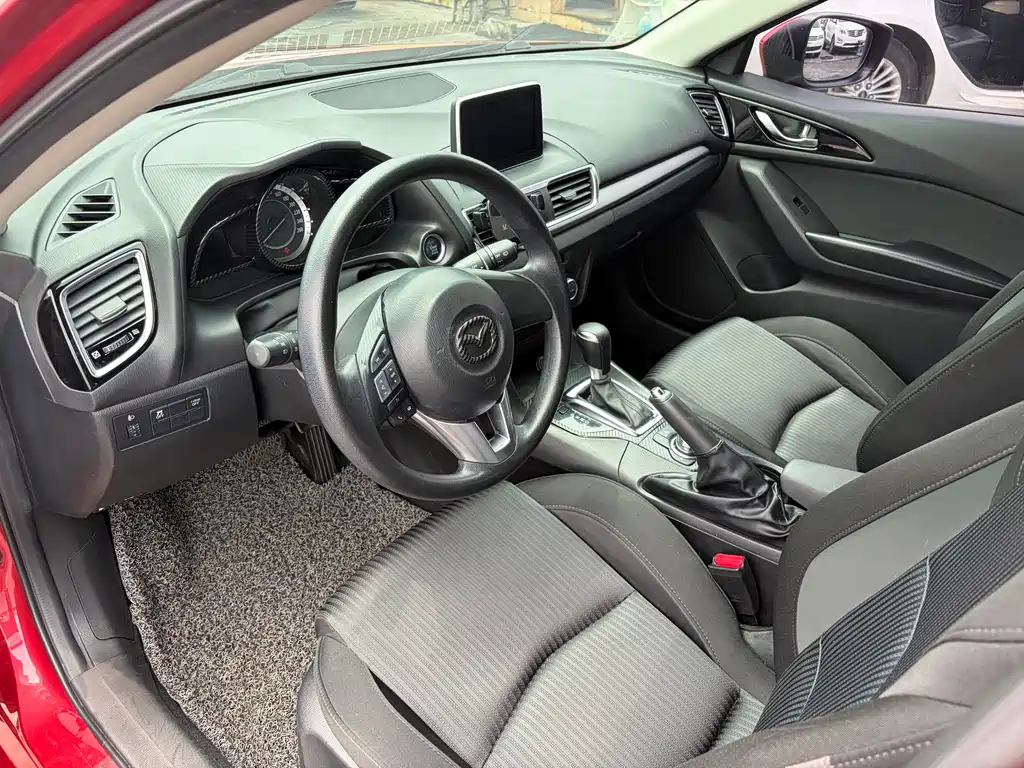 Mazda 3 Axela Hatchback 1.5 L Auto Luxury