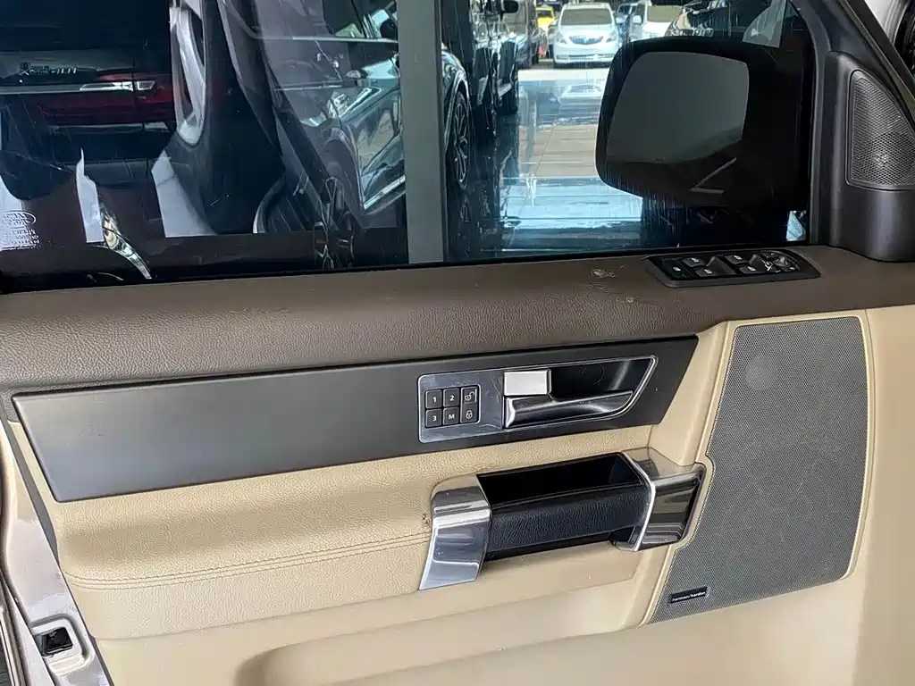 Discovery 3.0 SDV6 HSE Diesel