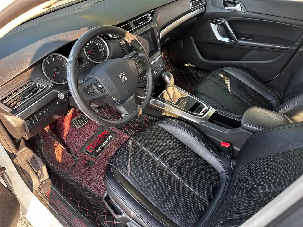 Peugeot 408 1.2 T Auto Luxury