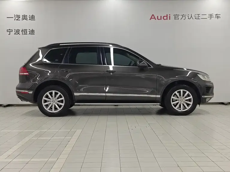 Volkswagen Touareg 3.0 TSI Standard Config