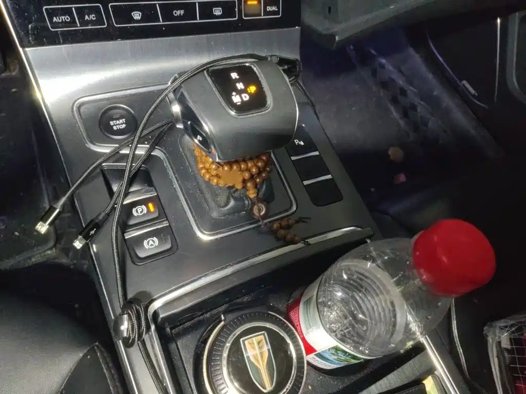 Hongqi H5 1.8 T Auto Connected Flagship Enjoyment