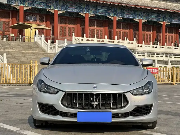 Maserati Ghibli 2.0 T GT Sharp Edge
