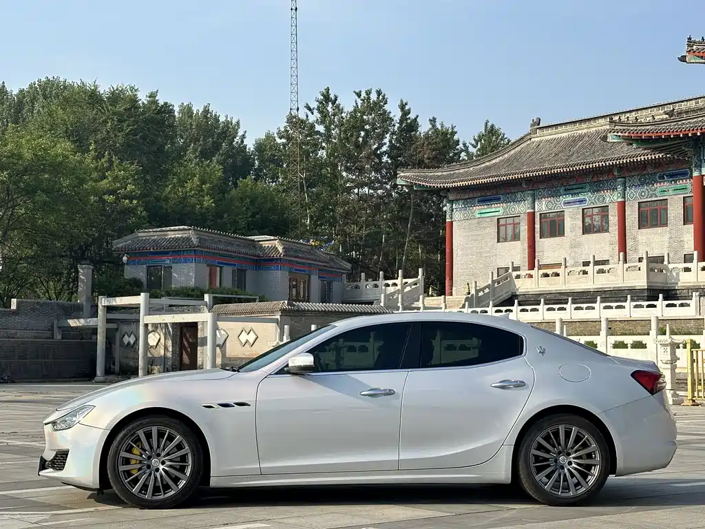 Ghibli 2.0 T GT Sharp Edge