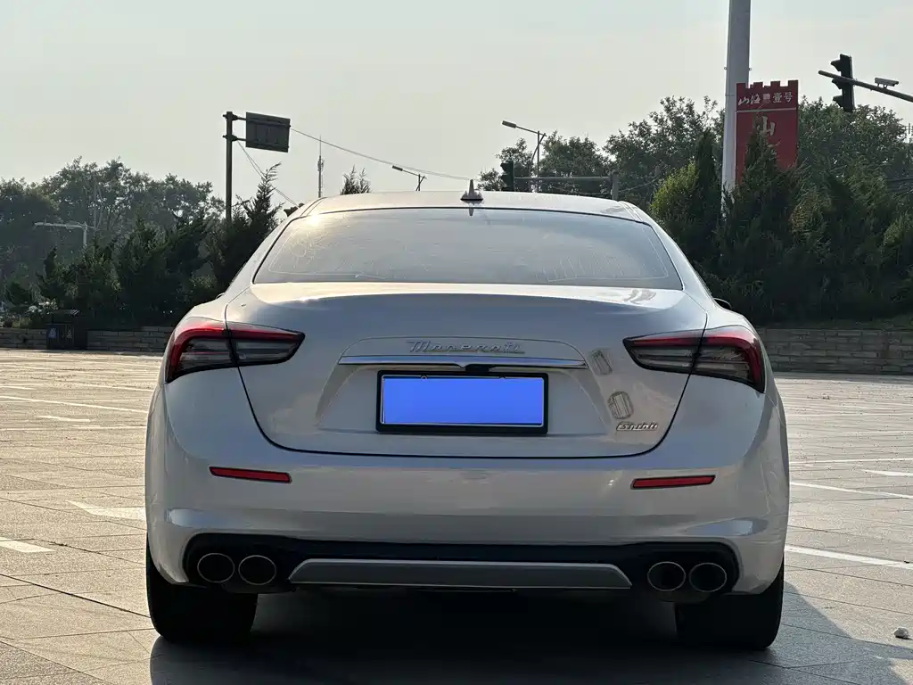 Ghibli 2.0 T GT Sharp Edge