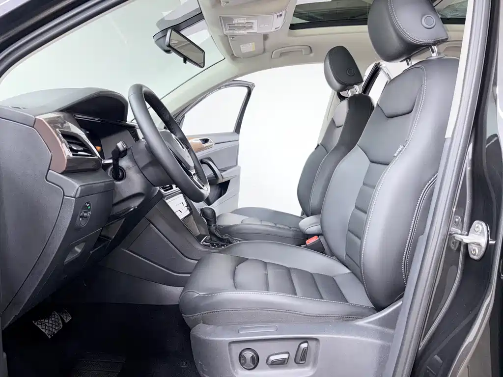 Tharu 280 TSI 2 WD Luxury