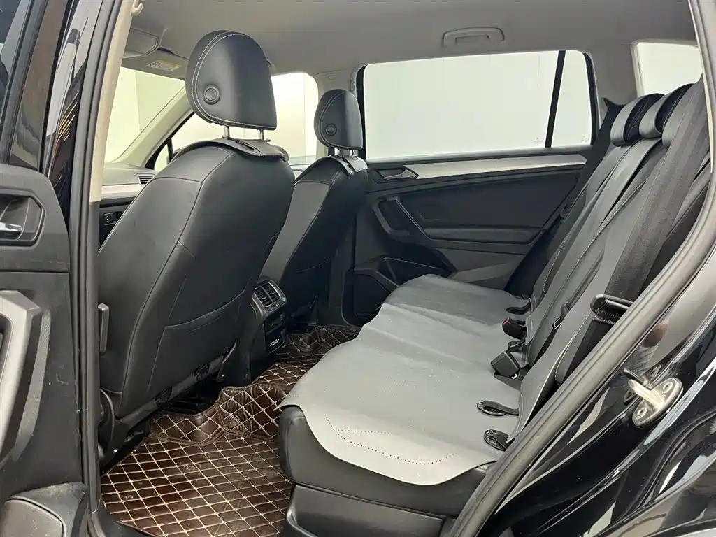 Tiguan L 330 TSI Auto 2 WD Comfort Enjoyment