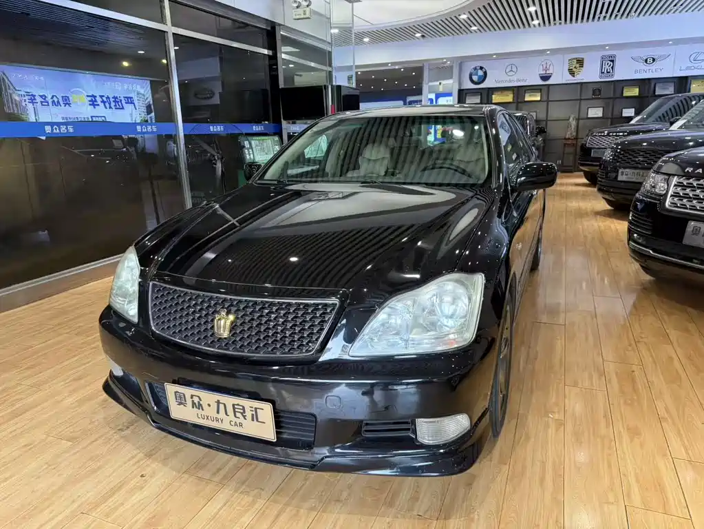 Crown 2.5 L Royal Navigation