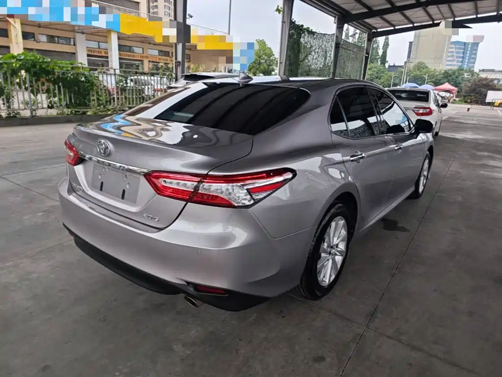 Camry 2.0 G Luxury