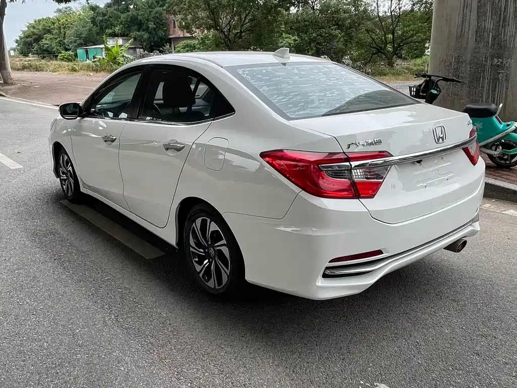 Crider 1.8 L CVT Comfort