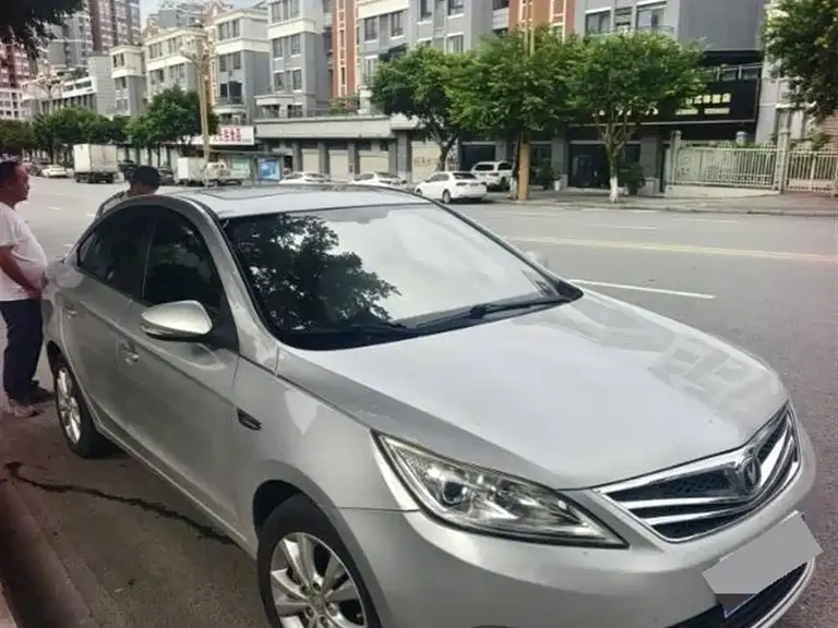 Changan Eado 逸动 2014款 1.6 L 手动尊贵型