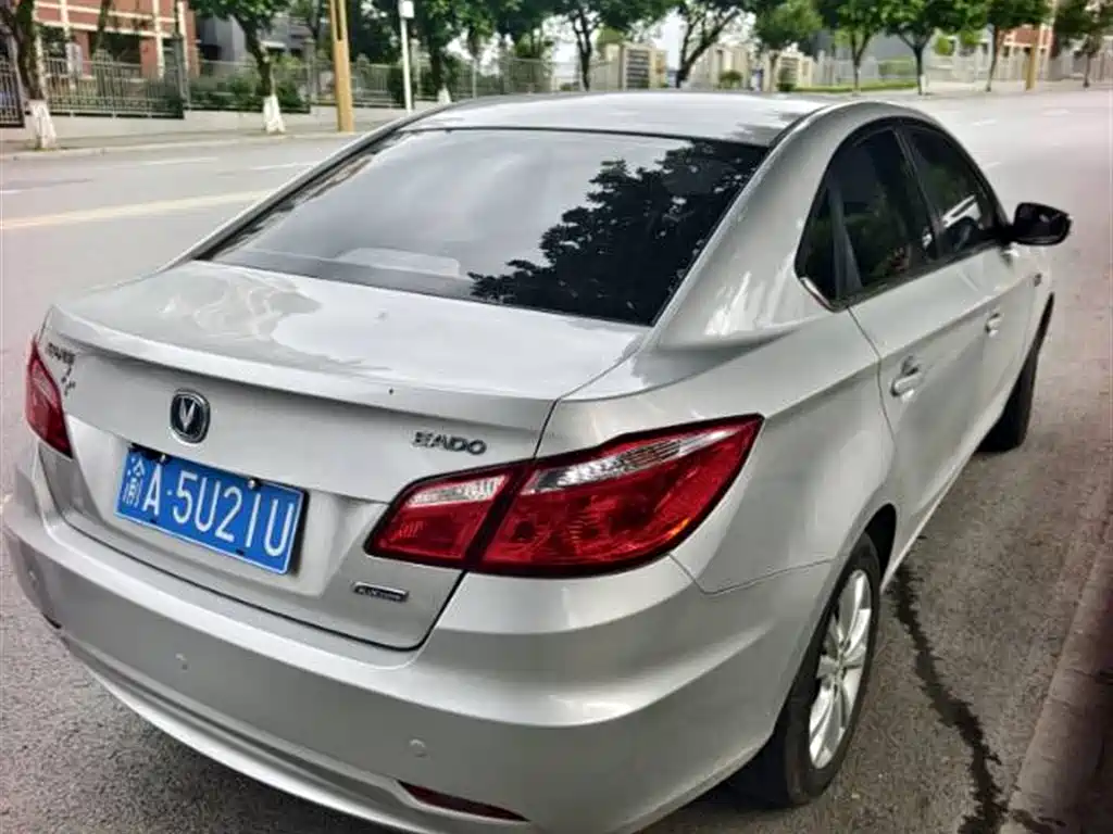 Eado 逸动 2014款 1.6 L 手动尊贵型