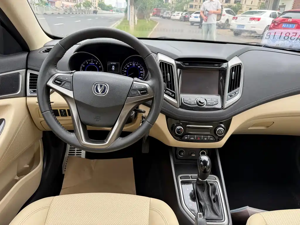 Eado 1.6 L Auto Luxury